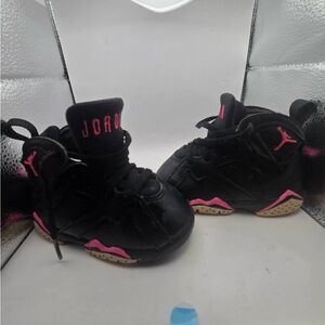Air Jordan 7 Retro (GT) Kids Girl Shoe Size 5c Black/Hyper Pink